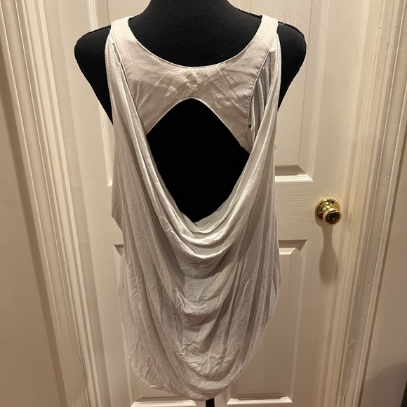 🧡CECICO ATHLETIC TOP🧡 - Picture 2 of 5